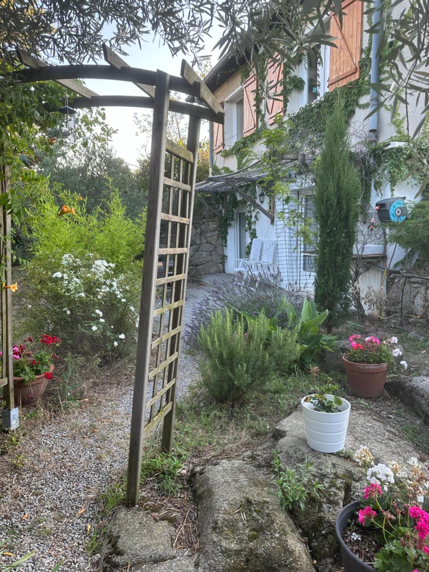 Dans Calme Dans Les Monts Du Lyonnais Apartment